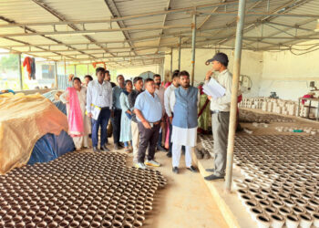 ग्रामोद्योग बोर्ड अध्यक्ष श्री राकेश पाण्डेय ने किया ग्रामोद्योग इकाइयों का निरीक्षण