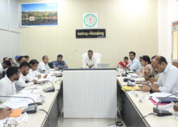 बिलाईगढ़ : कलेक्टर डॉ. कन्नौजे ने अधिकारियों को अटल मॉनिटरिंग पोर्टल का नियमित अवलोकन और जानकारी अपडेट करने के निर्देश दिए