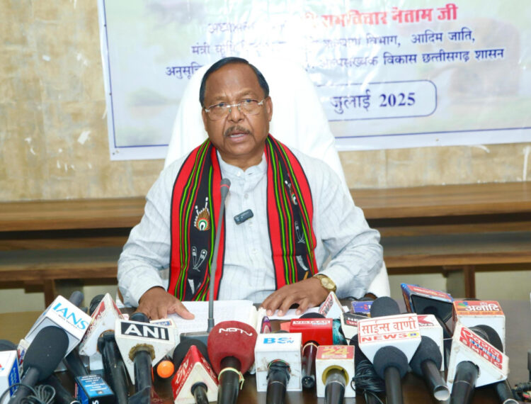 किसानों को समय पर खाद और बीज उपलब्ध कराने राज्य सरकार प्रतिबद्ध: कृषि मंत्री नेताम