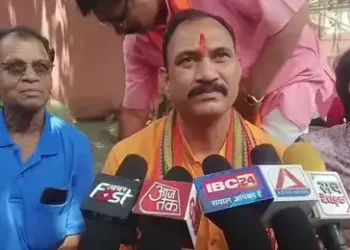 तिरंगा यात्रा में शामिल हुए स्वास्थ्य मंत्री श्याम बिहारी जायसवाल, गौधाम योजना को लेकर भूपेश बघेल के आरोपों पर दिया जवाब