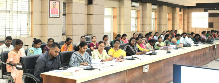 महिला एवं बाल विकास विभाग की समीक्षा बैठक संपन्न