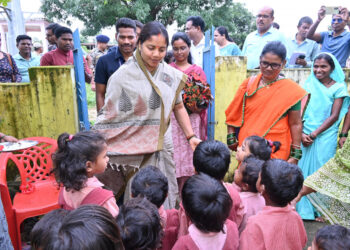 महिला एवं बाल विकास मंत्री श्रीमती राजवाड़े कोंडागांव के प्रवास पर