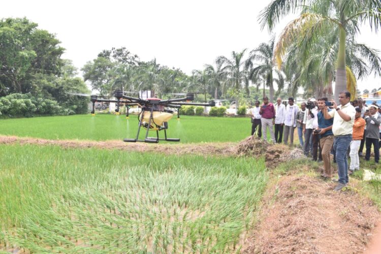 जिले में मनाया गया पीएम किसान दिवस, किसानों को शासन की किसान हितैषी योजनाओं की जानकारी देने के लिए लगाए गए स्टॉल