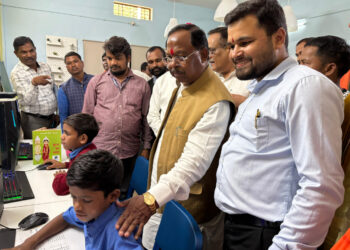 मंत्री रामविचार नेताम ने किया आश्रम के कल्पना कक्ष का निरीक्षण