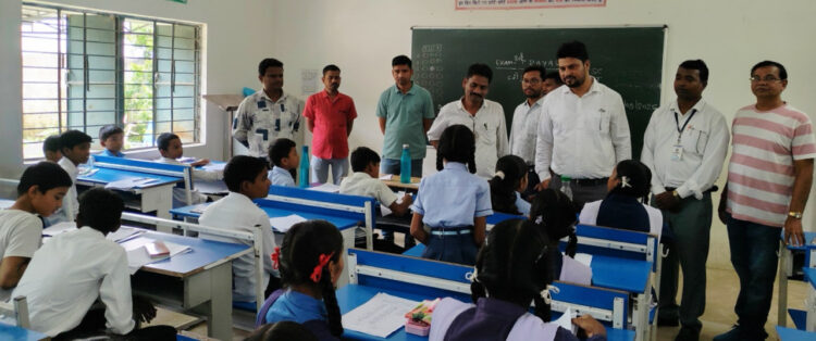 ग्रामीण प्रतिभाओं को नई उड़ान दे रहा ‘सुपर 40’