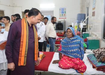 स्वास्थ्य मंत्री  जायसवाल ने कोण्डागांव व फरसगांव में शासकीय अस्पतालों का किया निरीक्षण