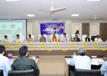 स्वास्थ्य मंत्री  श्याम बिहारी जायसवाल ने दंतेवाड़ा में की संभाग स्तरीय समीक्षा बैठक