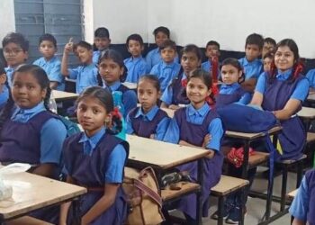 शैक्षणिक युक्तियुक्तकरण के तहत खुशबू जैसे नन्हे बच्चों को अब खेल, कविता और कहानियों के माध्यम से सीखने का मिल रहा अवसर