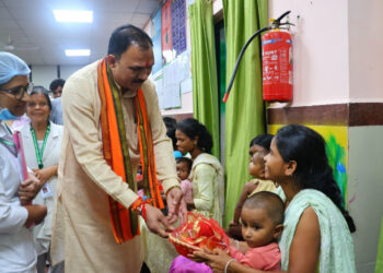 स्वास्थ्य मंत्री श्री श्याम बिहारी जायसवाल ने बीजापुर में औचक निरीक्षणों से जांची विभागीय काम की हकीकत