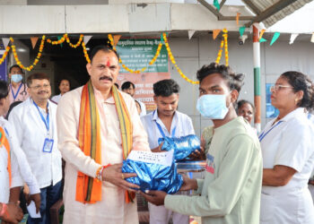 स्वास्थ्य मंत्री  श्याम बिहारी जायसवाल ने बीजापुर के भैरमगढ़ स्वास्थ्य केंद्र का किया निरीक्षण