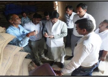 उत्तर बस्तर के पीडीएस गोदामों का निगम अध्यक्ष ने किया निरीक्षण