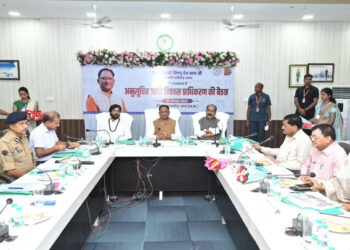 अनुसूचित जाति विकास प्राधिकरण मद से स्वीकृत कार्यों को गंभीरता से लेकर पूरी गुणवत्ता के साथ समय सीमा में पूर्ण कराएं कलेक्टर्स : मुख्यमंत्री  विष्णुदेव साय