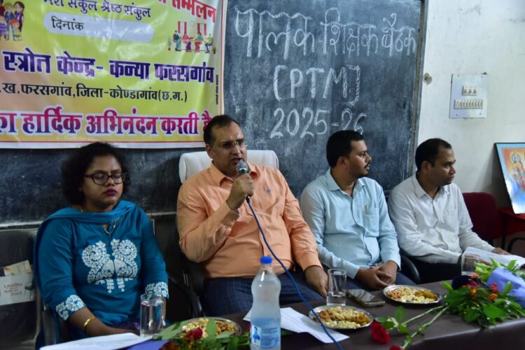 प्रभारी सचिव  भीम सिंह ने फरसगांव के सामुदायिक स्वास्थ्य केंद्र में स्वास्थ्य सुविधाओं का लिया जायजा