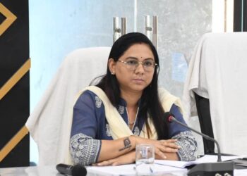 जिला पंचायत सीईओ ने की विभिन्न योजनाओं की गहन समीक्षा