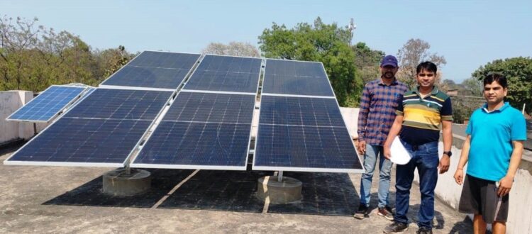 प्रधानमंत्री सूर्य घर मुफ्त बिजली योजना ने बदली ग्रामीण परिवार की किस्मत