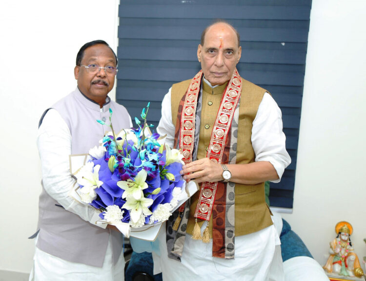 मंत्री  रामविचार नेताम ने केन्द्रीय रक्षा मंत्री  राजनाथ सिंह से दिल्ली में की मुलाकात