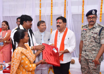 उपमुख्यमंत्री विजय शर्मा ने राखी बँधवाकर किया अपना वादा पूरा