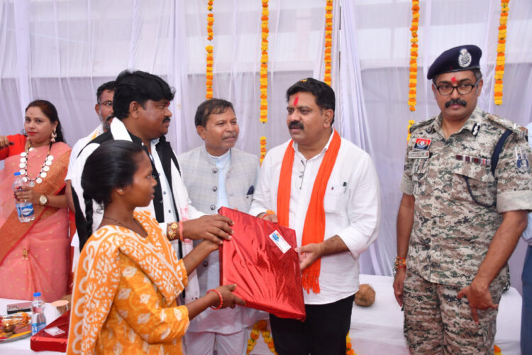 उपमुख्यमंत्री विजय शर्मा ने राखी बँधवाकर किया अपना वादा पूरा
