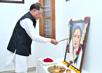 मुख्यमंत्री  साय ने छत्तीसगढ़ की पहली महिला सांसद मिनीमाता की पुण्यतिथि पर उनके अविस्मरणीय योगदान को किया नमन