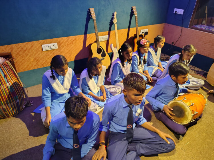 “प्रोजेक्ट दिव्य धुन”: जब संगीत बन रहा हौसलों की आवाज़