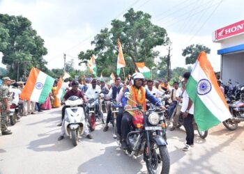 वन मंत्री  केदार कश्यप तिरंगा यात्रा में हुए शामिल