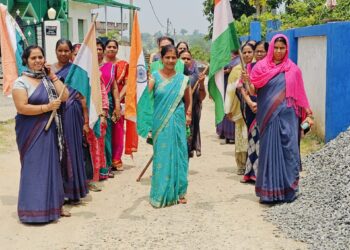 देशभक्ति का संदेश लेकर निकाली गई तिरंगा रैली