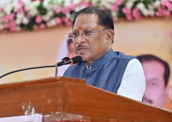 मुख्यमंत्री विष्णुदेव साय शहीद विनोद सिंह कौशिक मेधावी छात्र अभिनंदन समारोह में शामिल, मेधावी छात्रों का बढ़ाया उत्साह