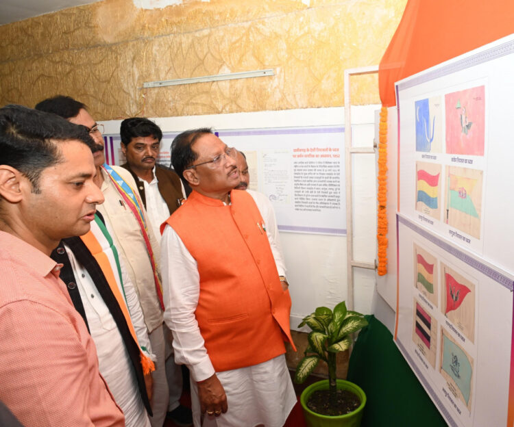 मुख्यमंत्री  साय ने छत्तीसगढ़ रजत महोत्सव फोटो प्रदर्शनी का किया शुभारंभ