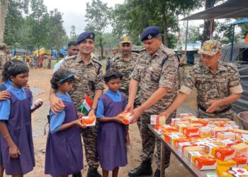 आज़ादी के बाद पहली बार बस्तर के 29 गांवों में शान से लहराया तिरंगा