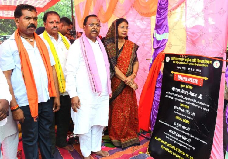 मंत्री  रामविचार नेताम ने कुण्डपान में 62 करोड़ रुपये की लागत से बने विद्युत विस्तार का किया शुभारंभ