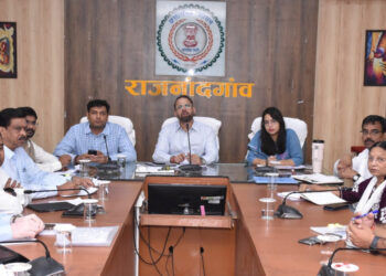 राष्ट्रीय राजमार्ग में दुर्घटनाओं की रोकथाम के लिए सड़कों में सुधारात्मक कार्य करने तथा रात्रि में पेट्रोलिंग बढ़ाने की जरूरत – कलेक्टर