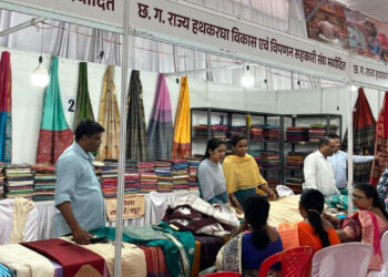 बीटीआई ग्राउण्ड शंकर नगर में लगी ग्रामोद्योग प्रदर्शनी को मिल रहा शानदार प्रतिसाद