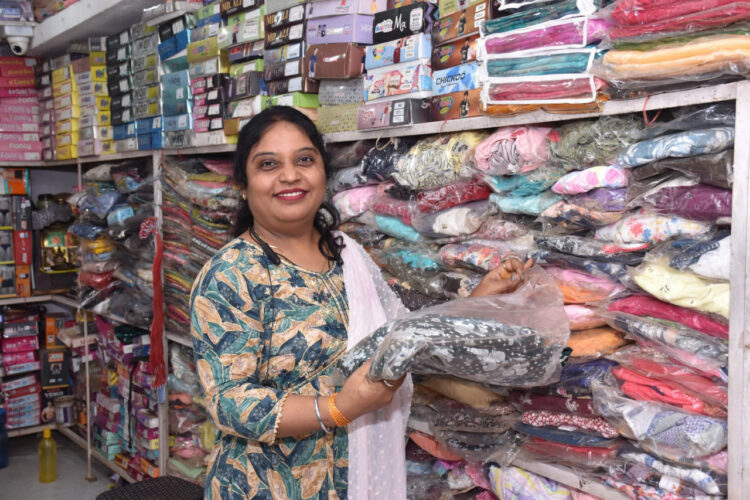 ग्राम भेड़ीकला की लखपति दीदी संगीता देवांगन ने महिला सशक्तिकरण की मिसाल कायम की