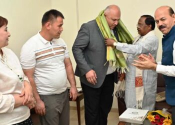 उज्बेकिस्तान के वैज्ञानिकों ने कृषि मंत्री  रामविचार नेताम से की मुलाकात