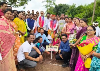 वन मंत्री  कश्यप ने पौधा रोपित कर किया ‘वूमन फॉर ट्री’ अभियान का शुभारंभ