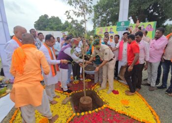 एक पेड़ मां के नाम 2.0 पौधारोपण के लक्ष्य को साय सरकार ने किया पूरा: वनमंत्री  केदार कश्यप