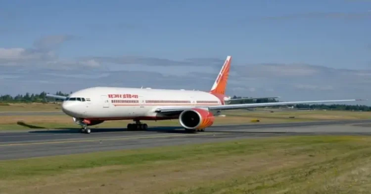 रनवे पर अचानक रोकना पड़ा Air India फ्लाइट… इमरजेंसी अलार्म बजने से यात्रियों में मची हड़कंप