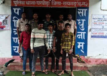 *घरघोड़ा पुलिस की बड़ी कार्रवाई रेल्वे लाइन से कॉपर वायर चोरी करने वाले गिरोह के पांच आरोपियों को पकड़ा*