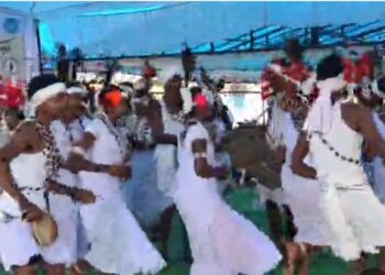 नारायणपुर के हाई स्कूल मैदान में विश्व आदिवासी दिवस की भव्य धूम, संस्कृति, परंपरा और एकता का अद्भुत संगम दिखा