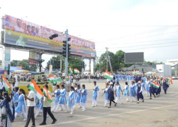 जिला पंचायत अध्यक्ष, कलेक्टर एसपी, सीईओ सहित नागरिकों, जनप्रतिनिधियों, अधिकारियों, एवं बच्चों ने दिया राष्ट्रीय एकता और देशभक्ति का संदेश