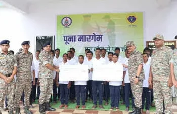 छत्तीसगढ़ में नक्सलवाद के खिलाफ बड़ी जीत, एक साथ 30 माओवादियों ने किया सरेंडर..