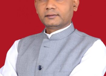 अपनी सरकार की नाकामियों से जनता ध्यान भटकने राजनीतिक पर्यटन पर विदेश जा रहे हैं मुख्यमंत्री