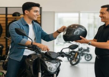 दोपहिया वाहनों के साथ हेलमेट बेचना अब अनिवार्य, SSP ने शोरूम संचालकों को जारी किया आदेश