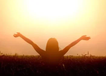 धूप में इस समय बैठेंगे तो शरीर को मिलेगा Vitamin D, जानें धूप सेंकने का सही समय और तरीका…