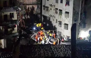 गणपति मंदिर के पास अचानक भरभरा कर ढह गई चार मंजिला इमारत; 25 से ज्यादा लोगों के दबे होने की आशंका…