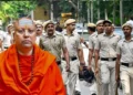 आश्रम में छात्रों के साथ जबरन शारीरिक संबंध,17 छात्राओं ने लगाए यौन शोषण का आरोप, जानिए कौन है स्वामी चैतन्यानंद सरस्वती?