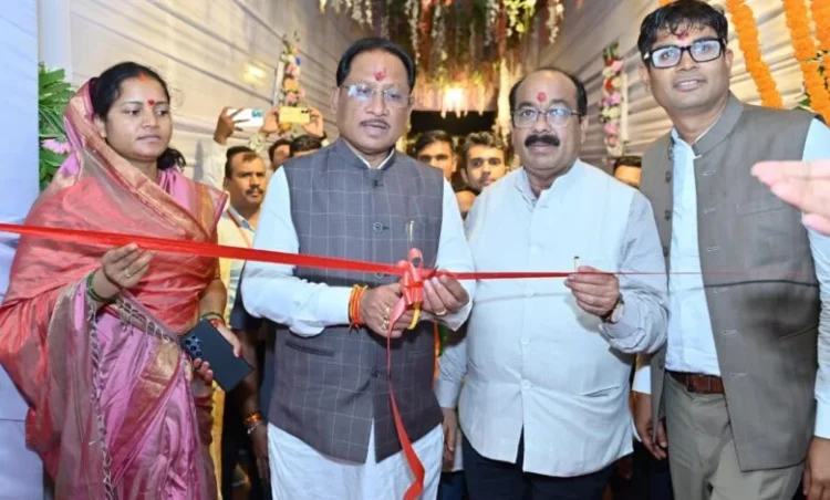 मुख्यमंत्री विष्णु देव साय ने रायगढ़ जिले के ग्राम गढ़ उमरिया में नवगुरुकुल का किया शुभारंभ