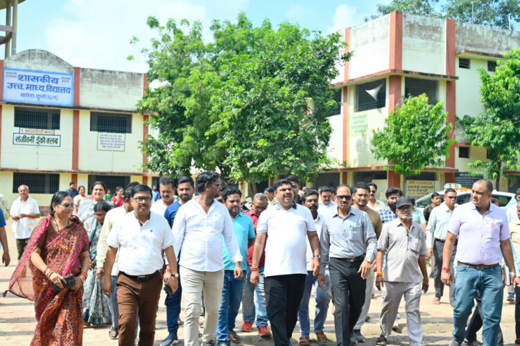 स्कूल शिक्षा मंत्री  Cbse ने किया विद्यालयों का निरीक्षण