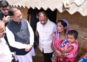 प्रशासन की तत्परता: बाढ़ प्रभावितों को मिला राशन