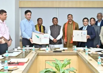 मुख्यमंत्री विष्णुदेव साय का संकल्प: आदिवासी अंचलों सहित सभी नागरिकों तक पहुँचे विश्वस्तरीय स्वास्थ्य सुविधा